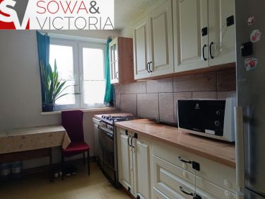 Baza wypadowa w Góry Sowie, ok 800 m od stacji PKP