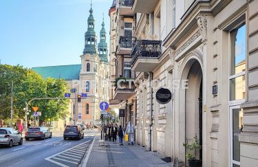 GARBARY, duże mieszkanie w kamienicy