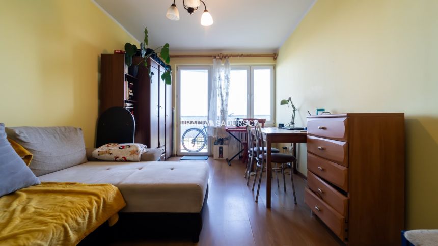 3 pok z widokiem na panoramę miasta. miniaturka 15