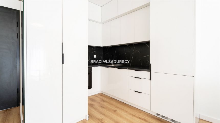 2 pok 40m2 z balkonem i tarasem na dachu budynku miniaturka 18