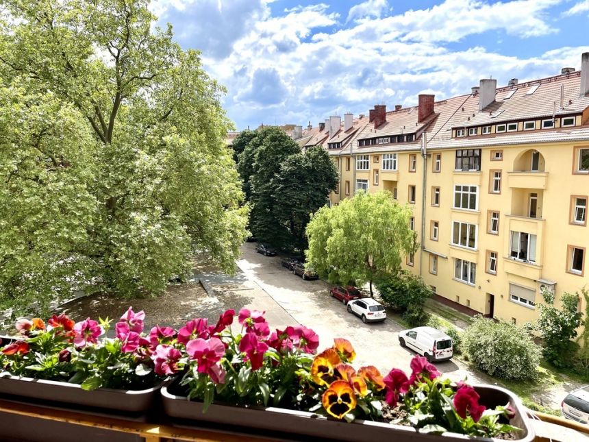 TOP lokalizacja: 3 pok., balkon, miejsce parking. - zdjęcie 1