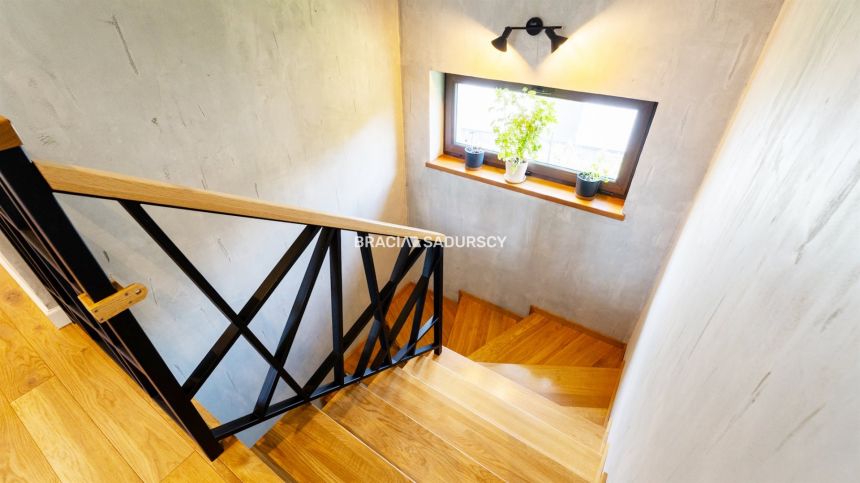 Garaż, ogród i świetna komunikacja. 5 pokoi, 130m2 miniaturka 20