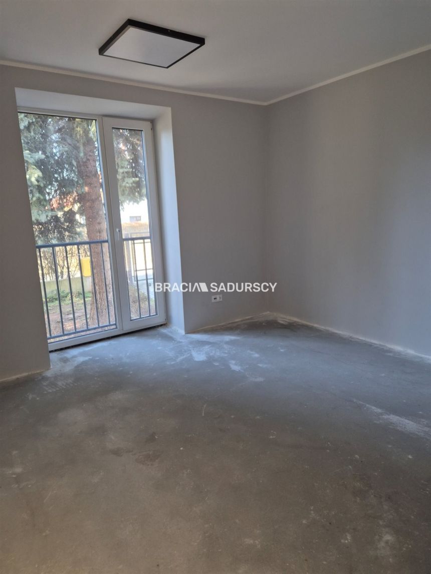 Wolnostojący obiekt biurowy- 300m2!!! miniaturka 23