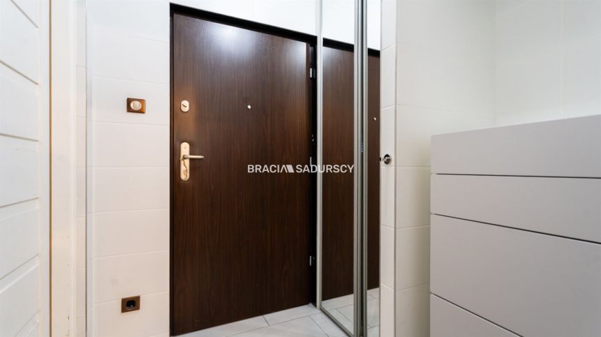 Przestronne studio/wydzielona sypialnia/parking miniaturka 12