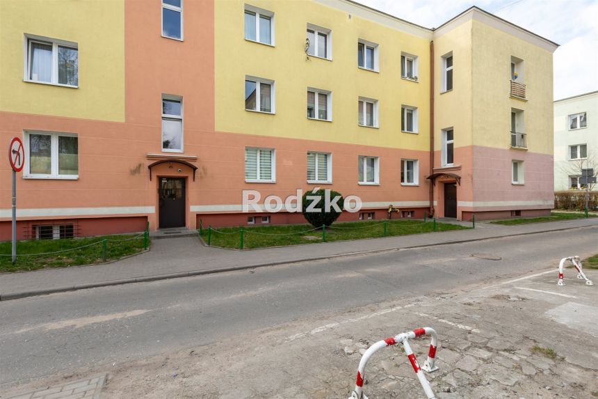 Komfortowe M-4 na I piętrze w bloku. miniaturka 18