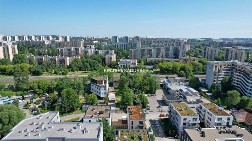 Kraków, Czyżyny - Aleja Jana Pawła II miniaturka 10