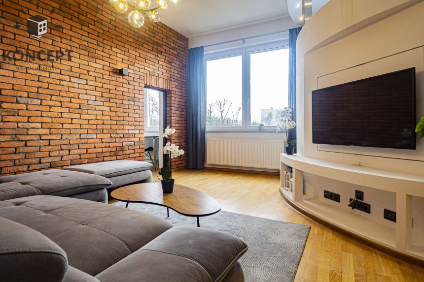 Wyjątkowe, przestronne mieszkanie w ścisłym centrum miasta miniaturka 11