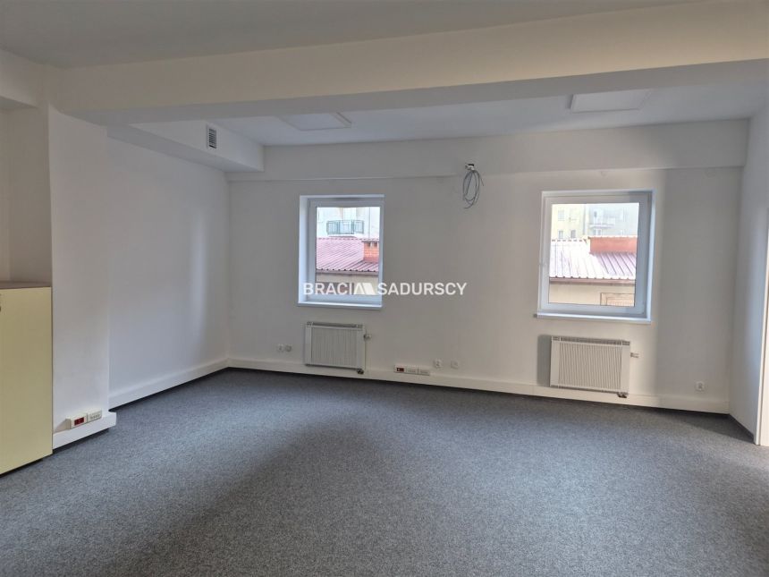 150m2 w biurowcu,ok. ul. Mogilskiej miniaturka 10