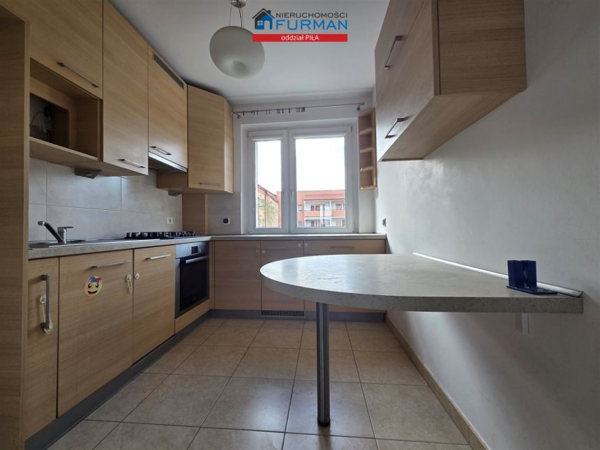 Mieszkanie 62 m2  3 pokoje, 1piętro , duża loggia miniaturka 2