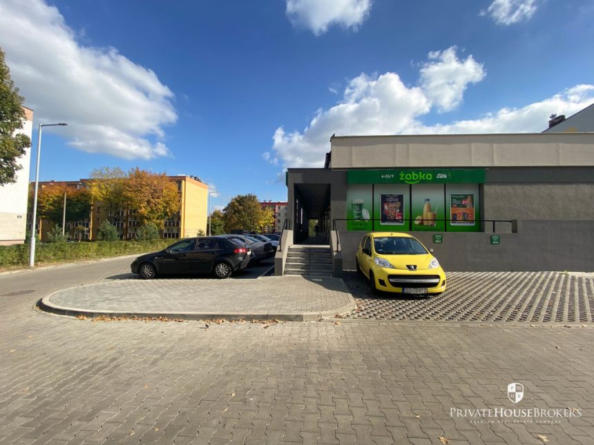 Lokal z własnym parkingiem miniaturka 11