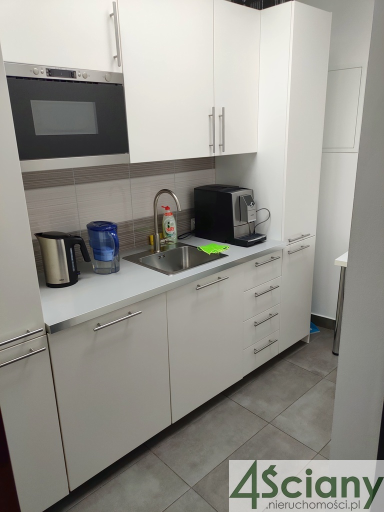 Lokal biurowy 109 m.kw. na Pradze Południe ! miniaturka 3