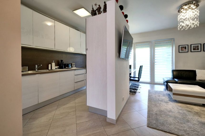 Bezczynszowe, z ogródkiem 150 m2 i garażem 17 m2 miniaturka 7