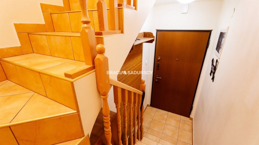 2pok z dużym balkonem i miejscem postojowym. miniaturka 20