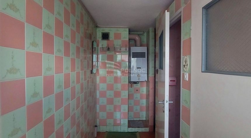 Budynek pensjonatowy z pokojami do wynajecia miniaturka 12