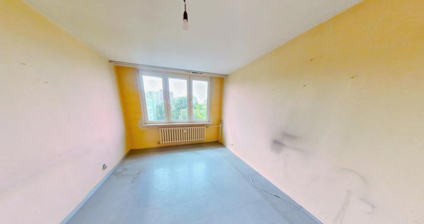 Ciche, rozkładowe, przy parku miniaturka 2