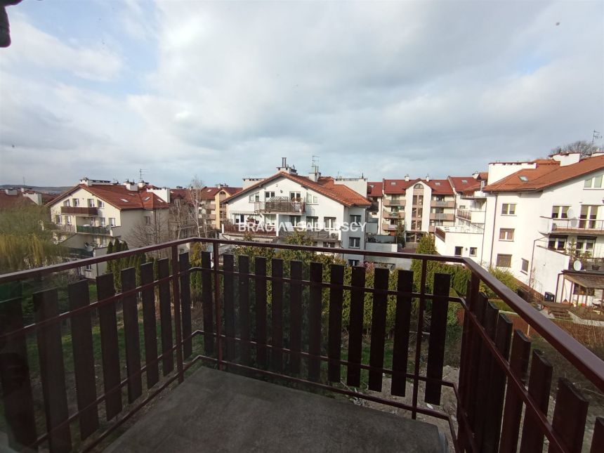 Komfortowe 2 pokoje z oddzielną kuchnią i garażem miniaturka 5