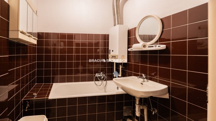 Klasyczne mieszkanie blisko uczelni miniaturka 11