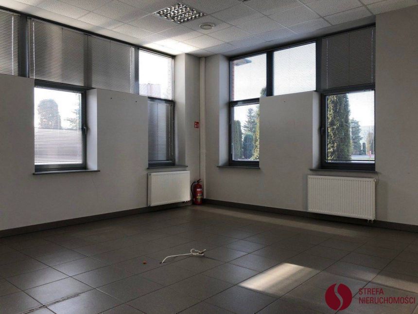 Nowoczesny i przestronny lokal biurowy w Gnieźnie miniaturka 4