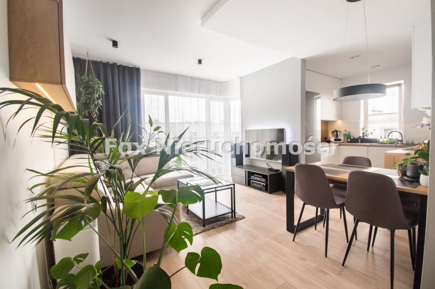 Elegancki wykończony apartament z dużym balkonem miniaturka 4