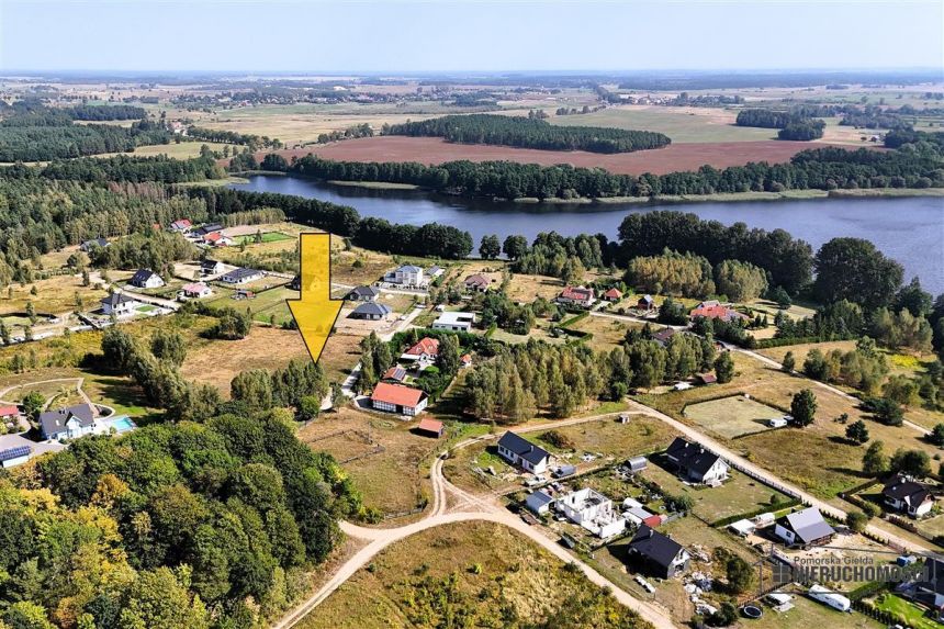 Zabudowana działka blisko jeziora i plaży. miniaturka 3