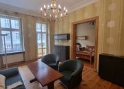 odrestaurowana kamienica, I piętro, balkon miniaturka 1