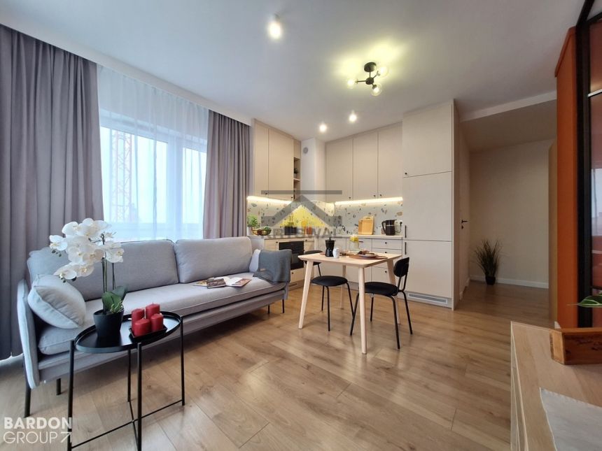 Apartament w centrum miasta z dużym tarasem! miniaturka 3