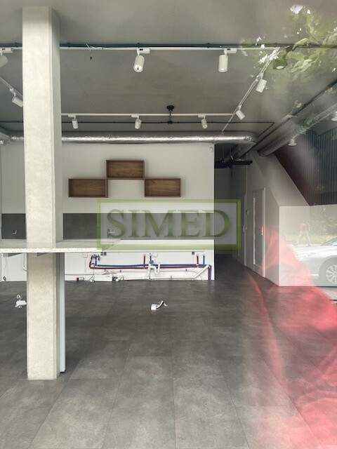 Parter , witryna , reprezentacyjny apartamentowiec miniaturka 5