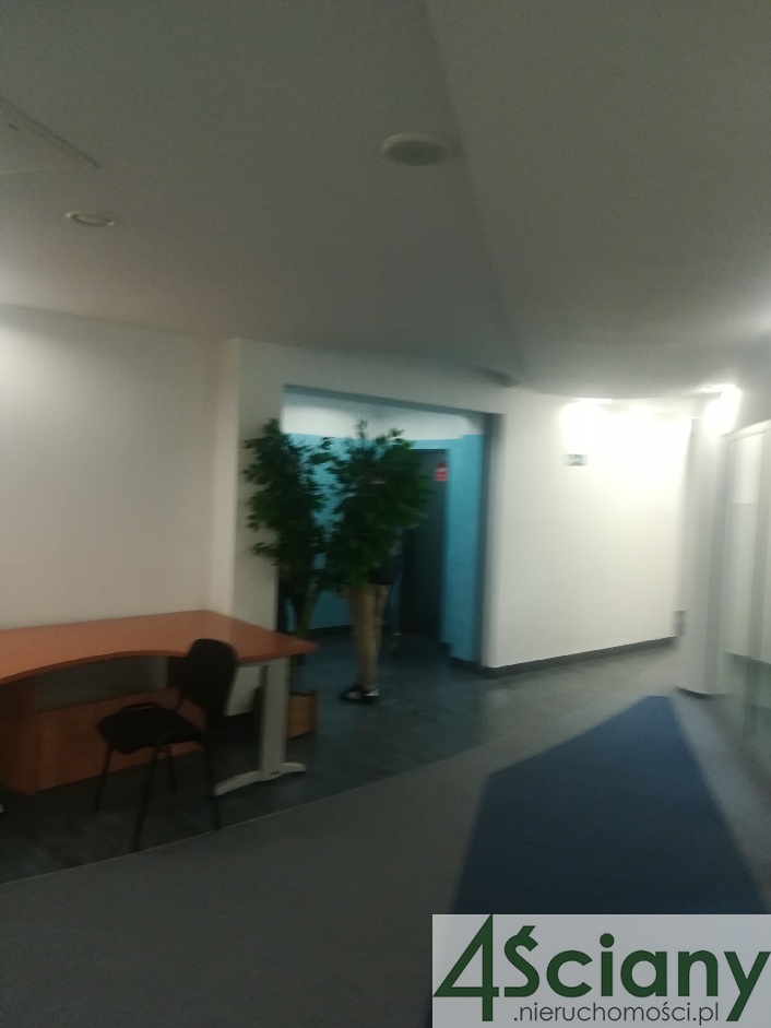 lokale biurowe przy Wiatracznej !!! miniaturka 4