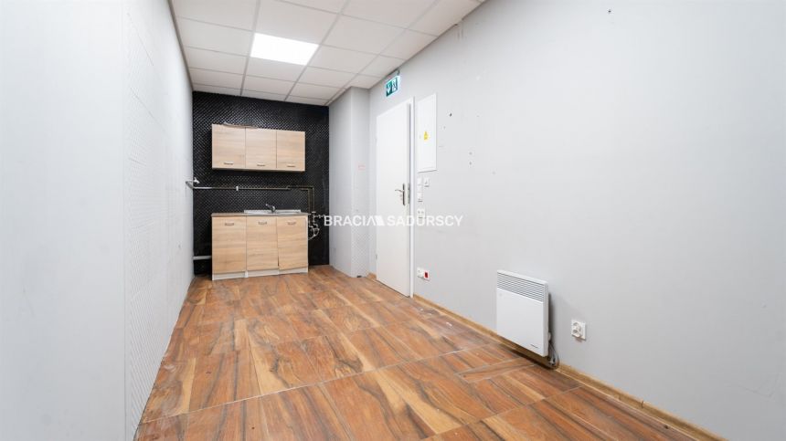 Kurdwanów lokal front 75 m2 miniaturka 5