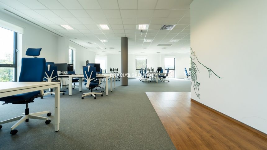 powierzchnia biurowa w nowoczesnym biurowcu miniaturka 14