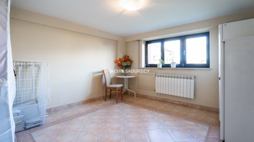 Duży dom z garażem. Wieliczka. Na wyłączność. miniaturka 21