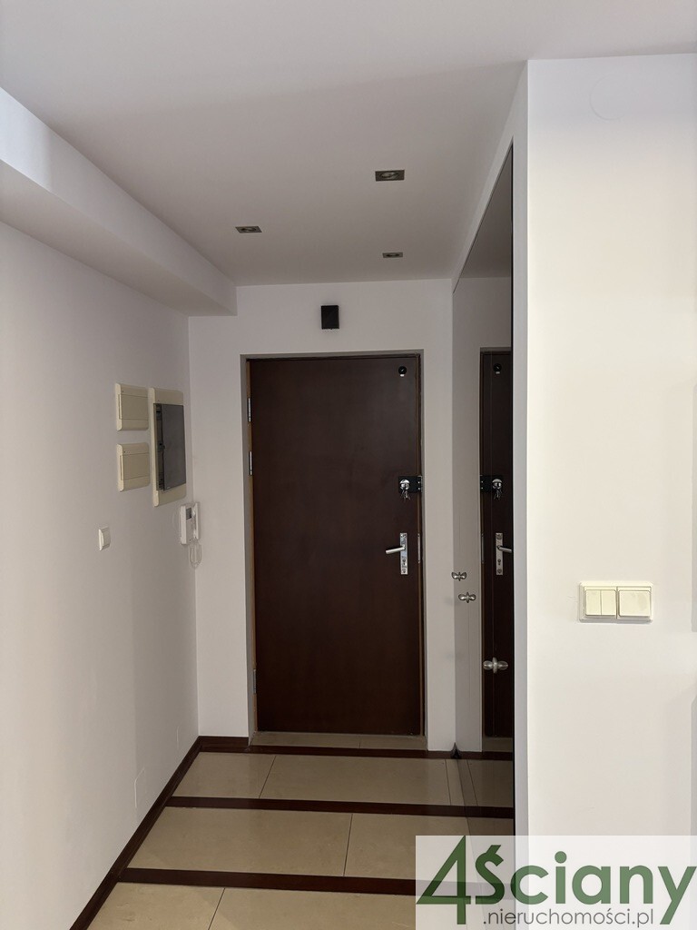 Komfortowy 4-pokojowy apartament na Woli miniaturka 15