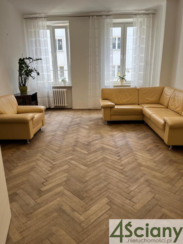 W kamienicy przy Poznańskiej ! miniaturka 3