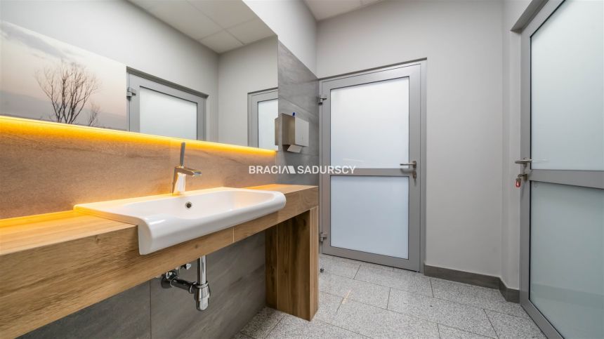 Powierzchnia biurowa z parkingiem  - 400m2 miniaturka 40