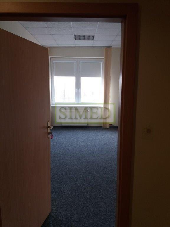 Pokój ok 50 m 2 ,ochrona, monitoring, parking miniaturka 2