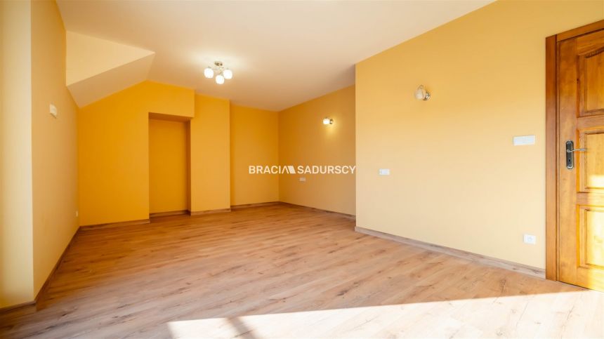 Wysoki Standard, 220 m2, 4,5 arowa dzaiłka, NOWY miniaturka 17
