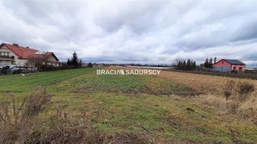 Działka budowlana-inwestycyjna