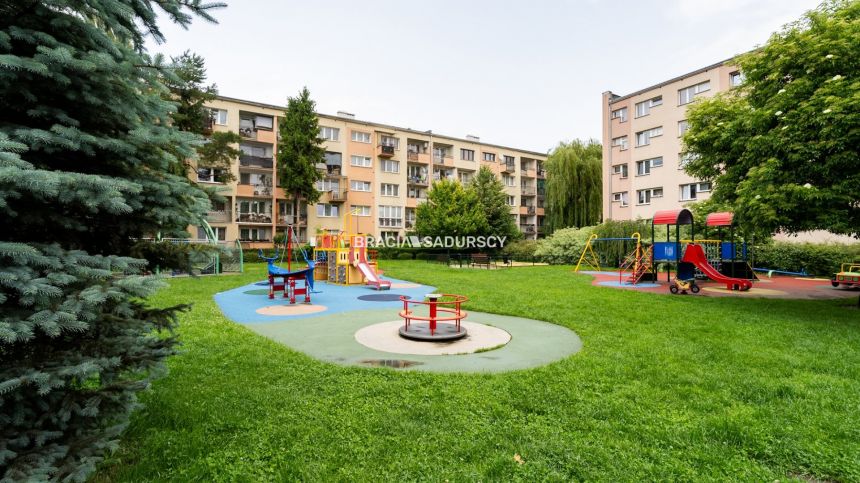 Wygodne mieszkanie w otoczeniu zieleni. miniaturka 24