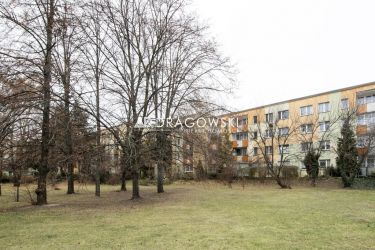 Mieszkanie z widokiem na park, loggia.