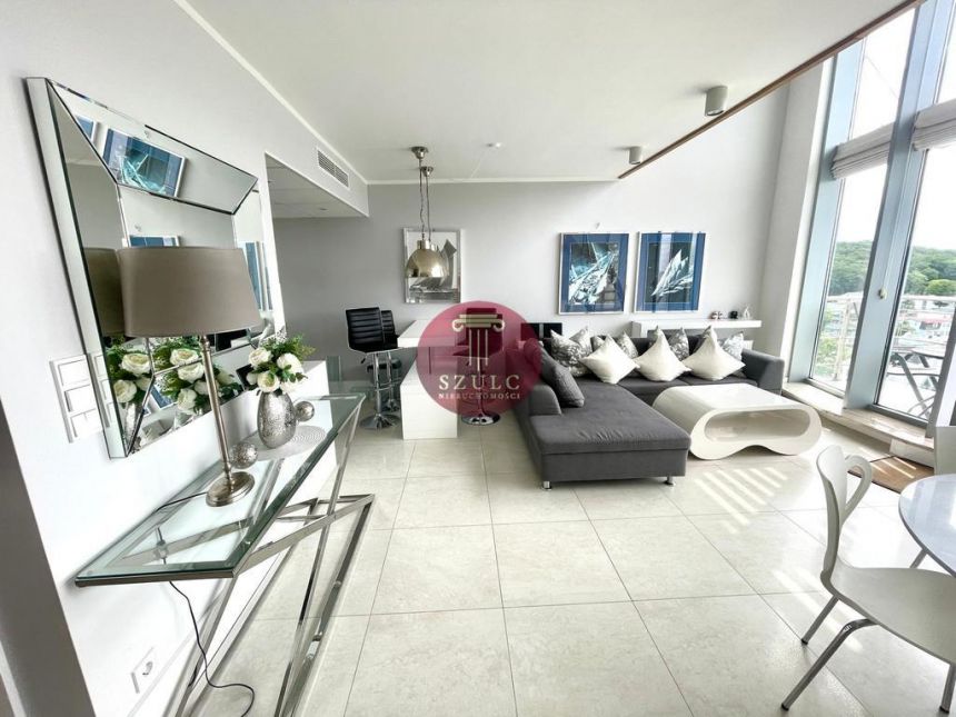 Piękny, luksusowy apartament  z widokiem na morze miniaturka 1