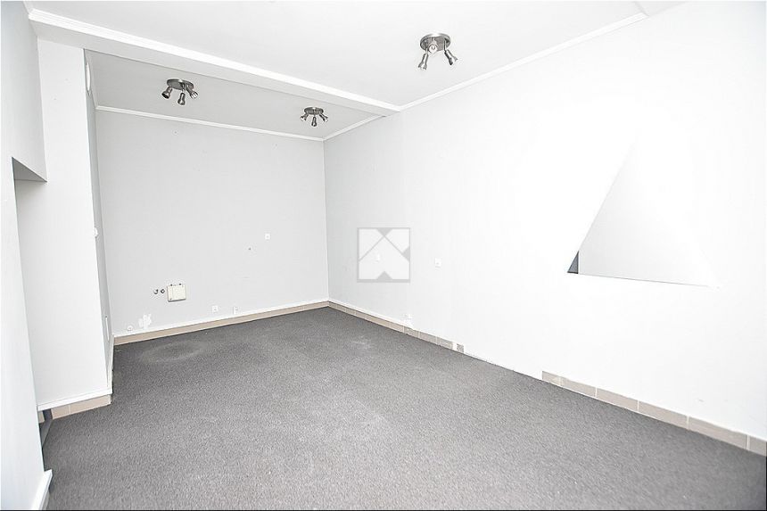 Lokal handlowo usługowy 63m2 + 30m2 podpiwniczenia - zdjęcie 1