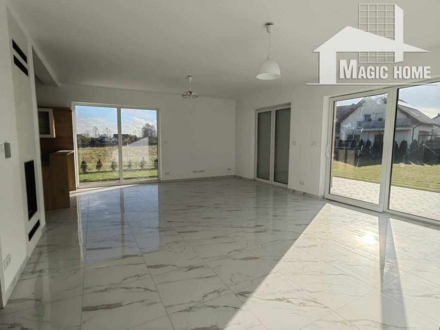 Nowy dom w Pieszycach 250m2 1650000 zł. miniaturka 4