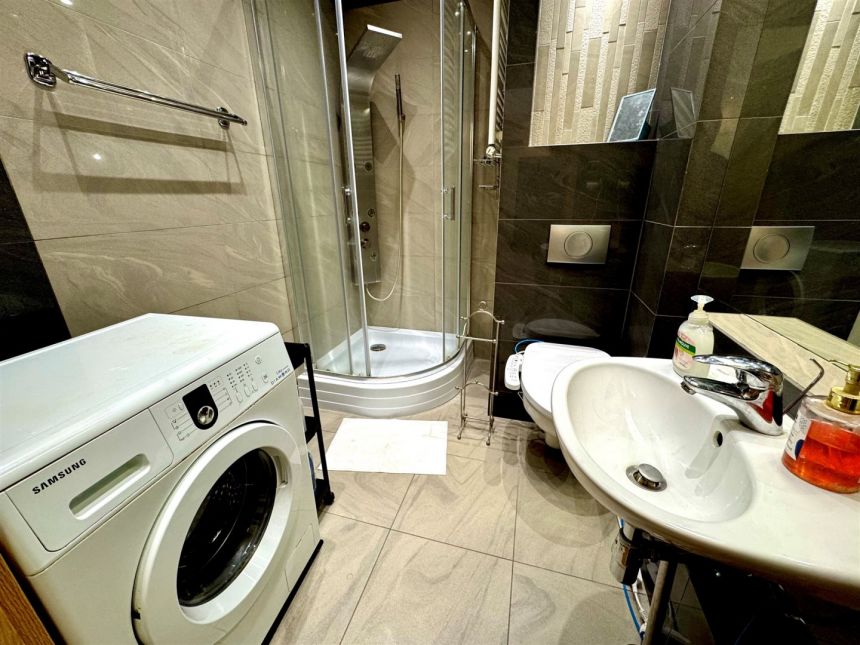 Nowoczesny, wygodny apartament z garażem w Centrum miniaturka 12
