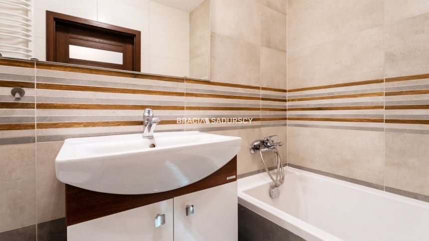 Komfortowy apartament 3 pok. z parkingiem gratis miniaturka 12