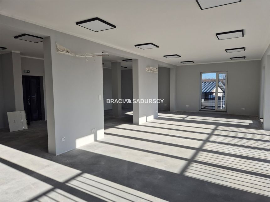 Wolnostojący obiekt biurowy- 300m2!!! miniaturka 9