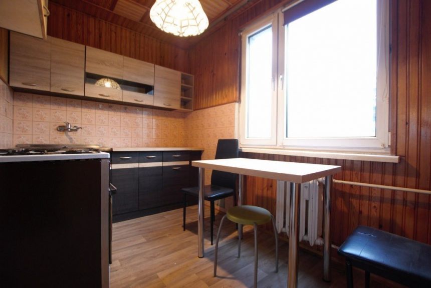3 pokoje, osobna kuchnia, balkon, winda miniaturka 8