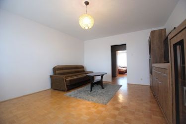 2 pokoje, widna kuchnia, duży balkon, ul.