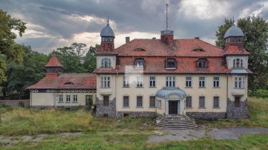 Unikatowy pałac blisko Poznania