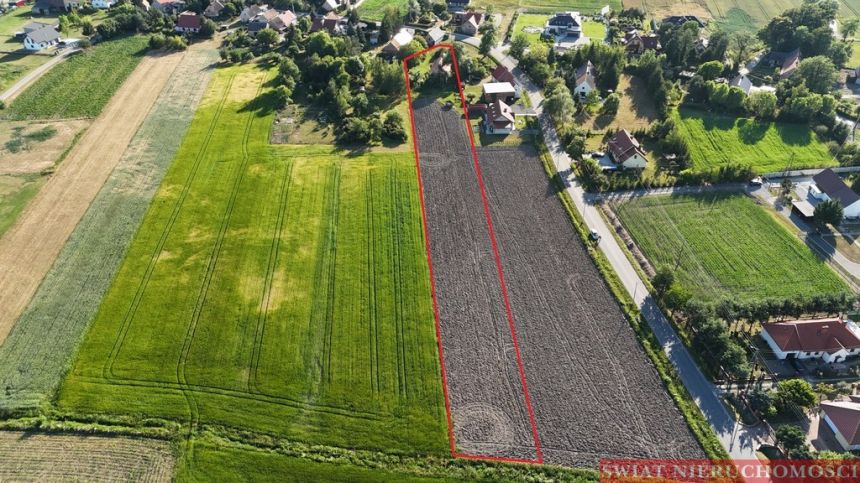 Działka zabudowana 6647 m² w Uciechowie. - zdjęcie 1