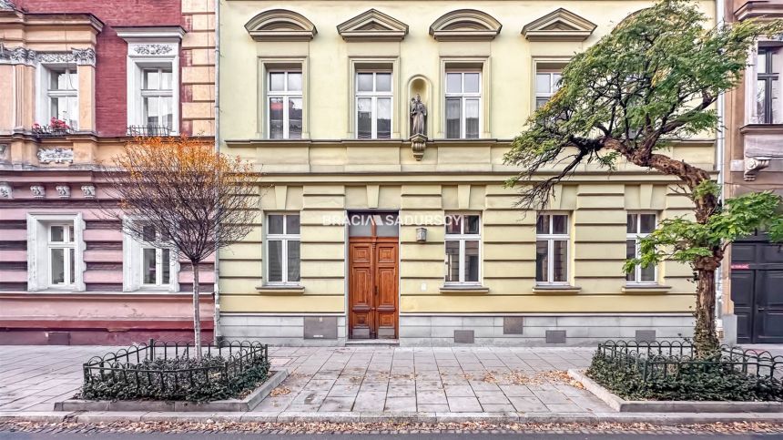 Mieszkanie w kamienicy 82 m2 stare miasto,poddasze miniaturka 45